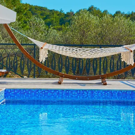 Lukka Villa *